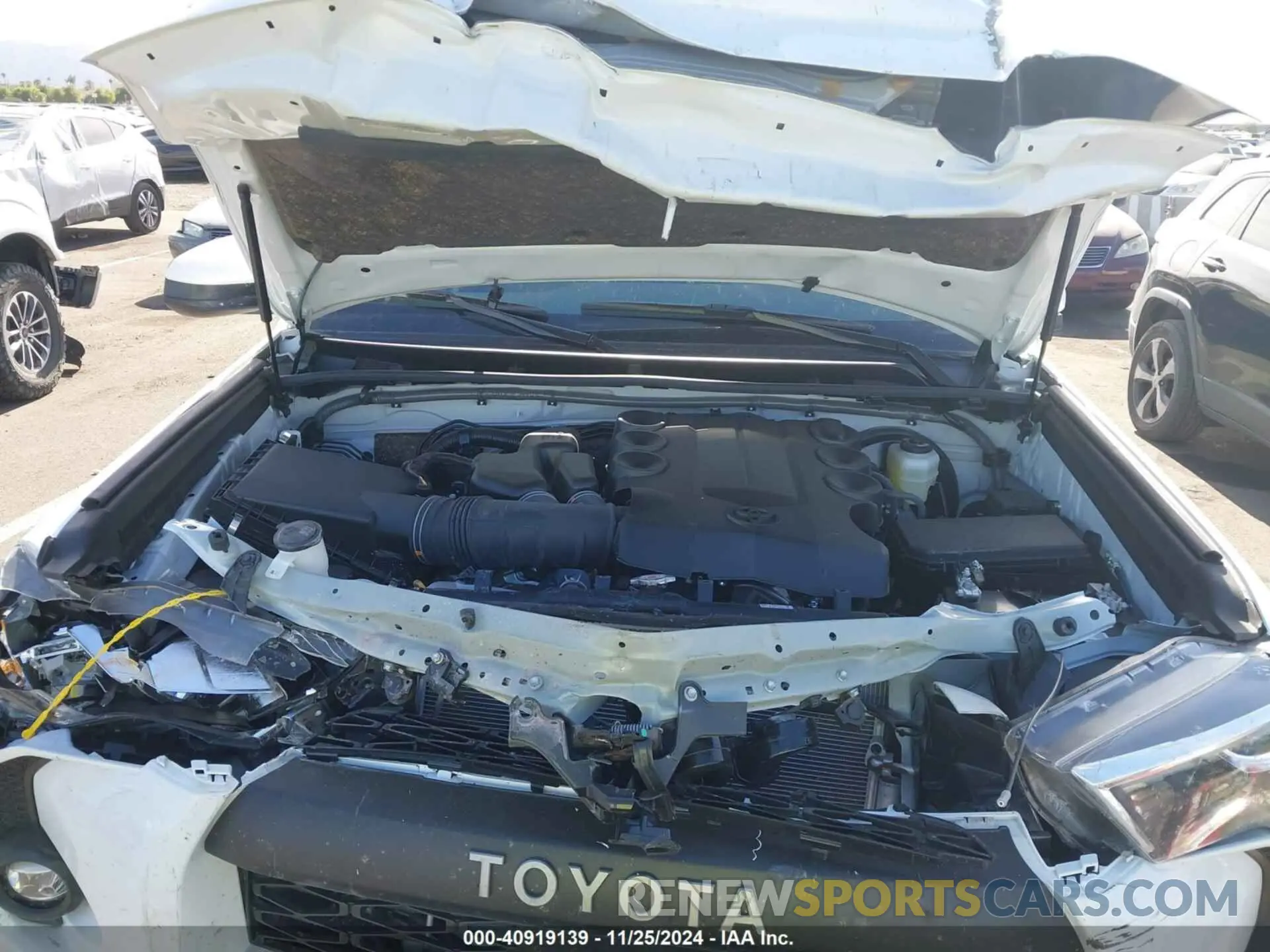 10 Photograph of a damaged car JTEEU5JR7R5313496 TOYOTA 4RUNNER 2024