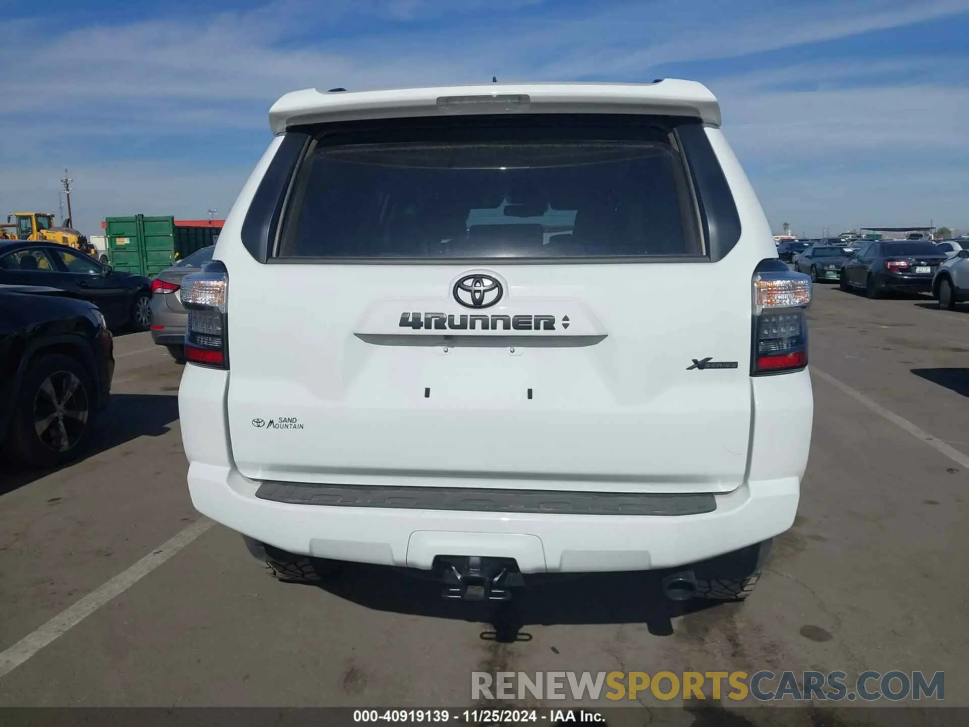 16 Photograph of a damaged car JTEEU5JR7R5313496 TOYOTA 4RUNNER 2024