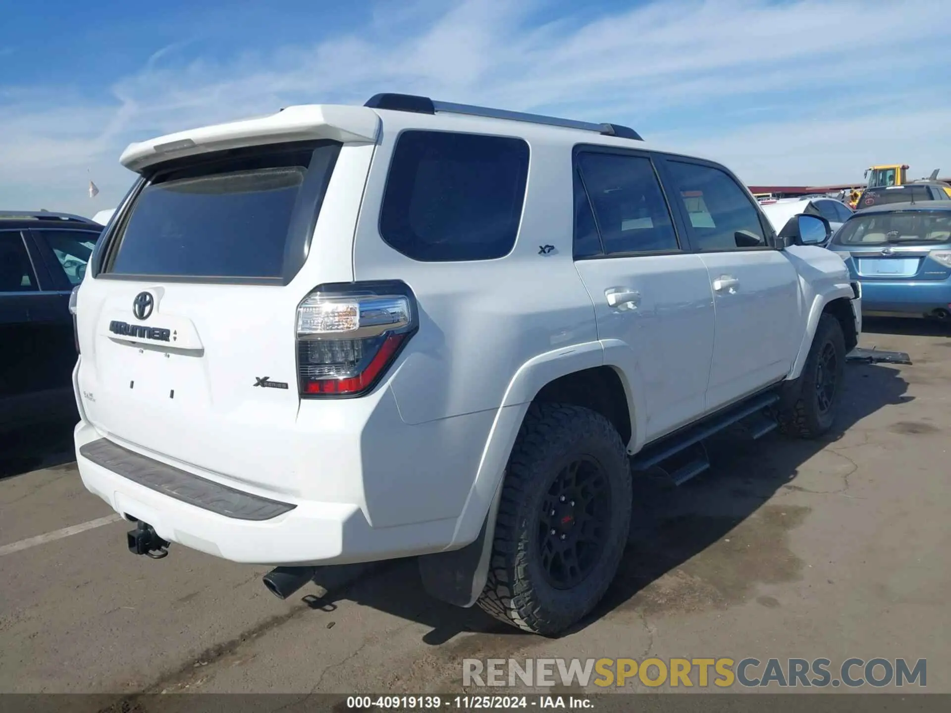 4 Photograph of a damaged car JTEEU5JR7R5313496 TOYOTA 4RUNNER 2024