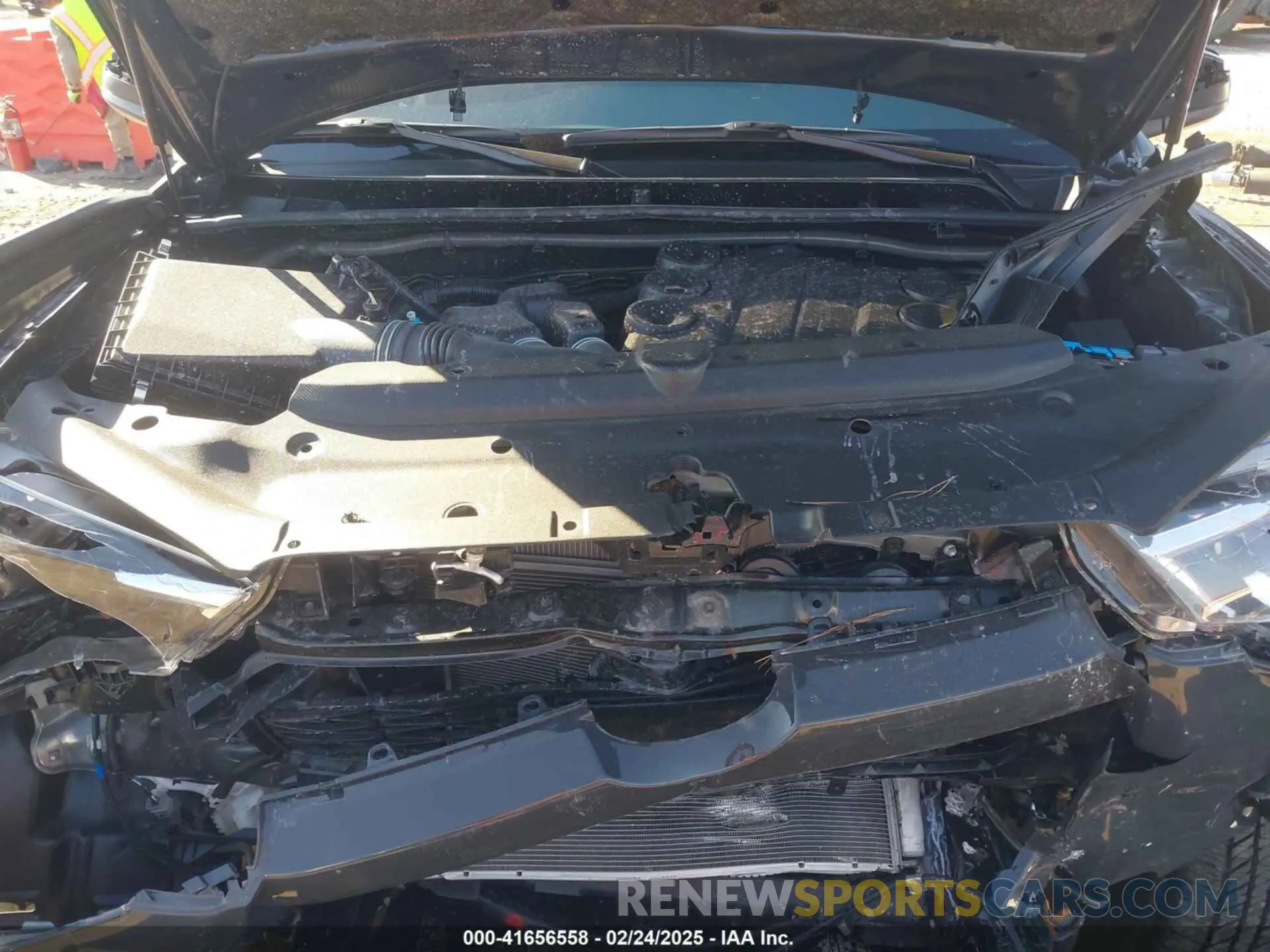 10 Photograph of a damaged car JTEEU5JRXR5316327 TOYOTA 4RUNNER 2024