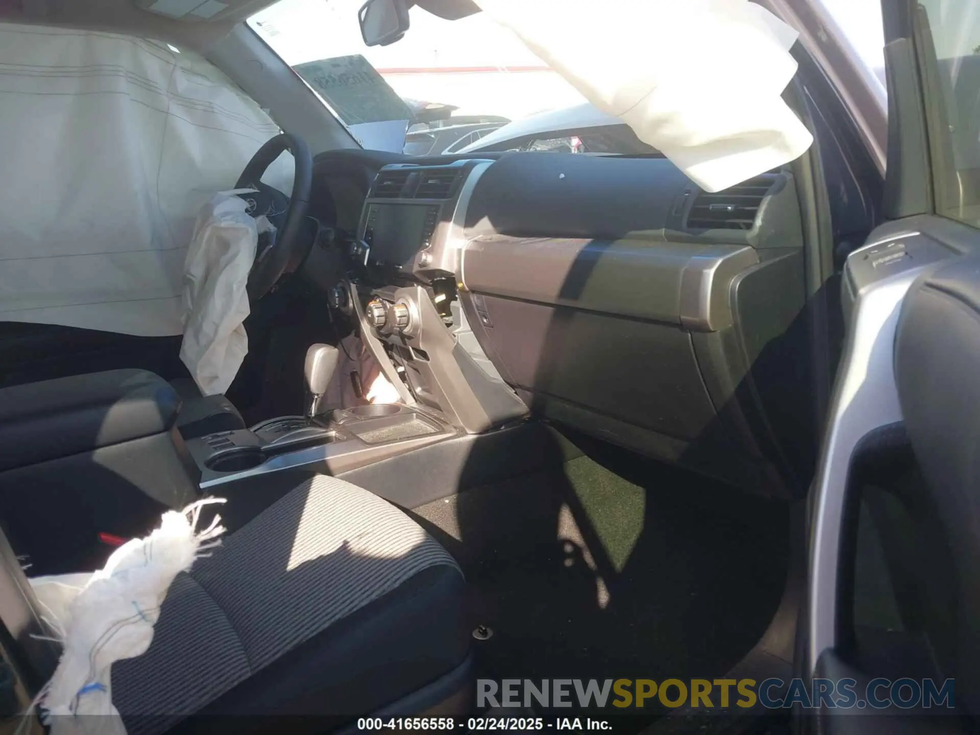 5 Photograph of a damaged car JTEEU5JRXR5316327 TOYOTA 4RUNNER 2024