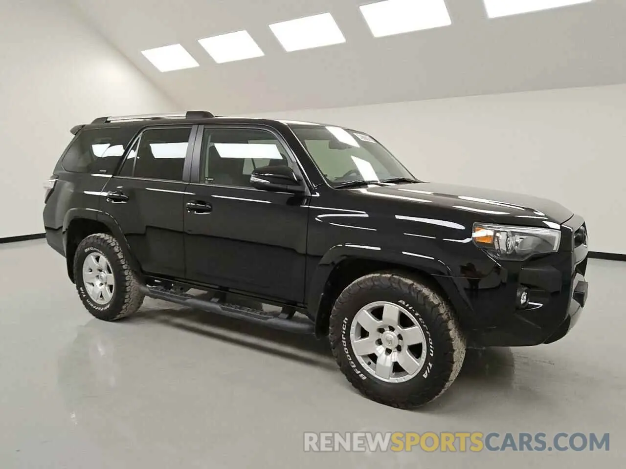 4 Photograph of a damaged car JTEFU5JR0R5306653 TOYOTA 4RUNNER 2024