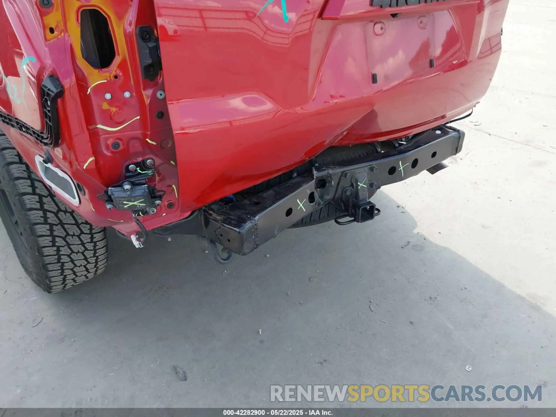 6 Photograph of a damaged car JTEFU5JR4R5305764 TOYOTA 4RUNNER 2024