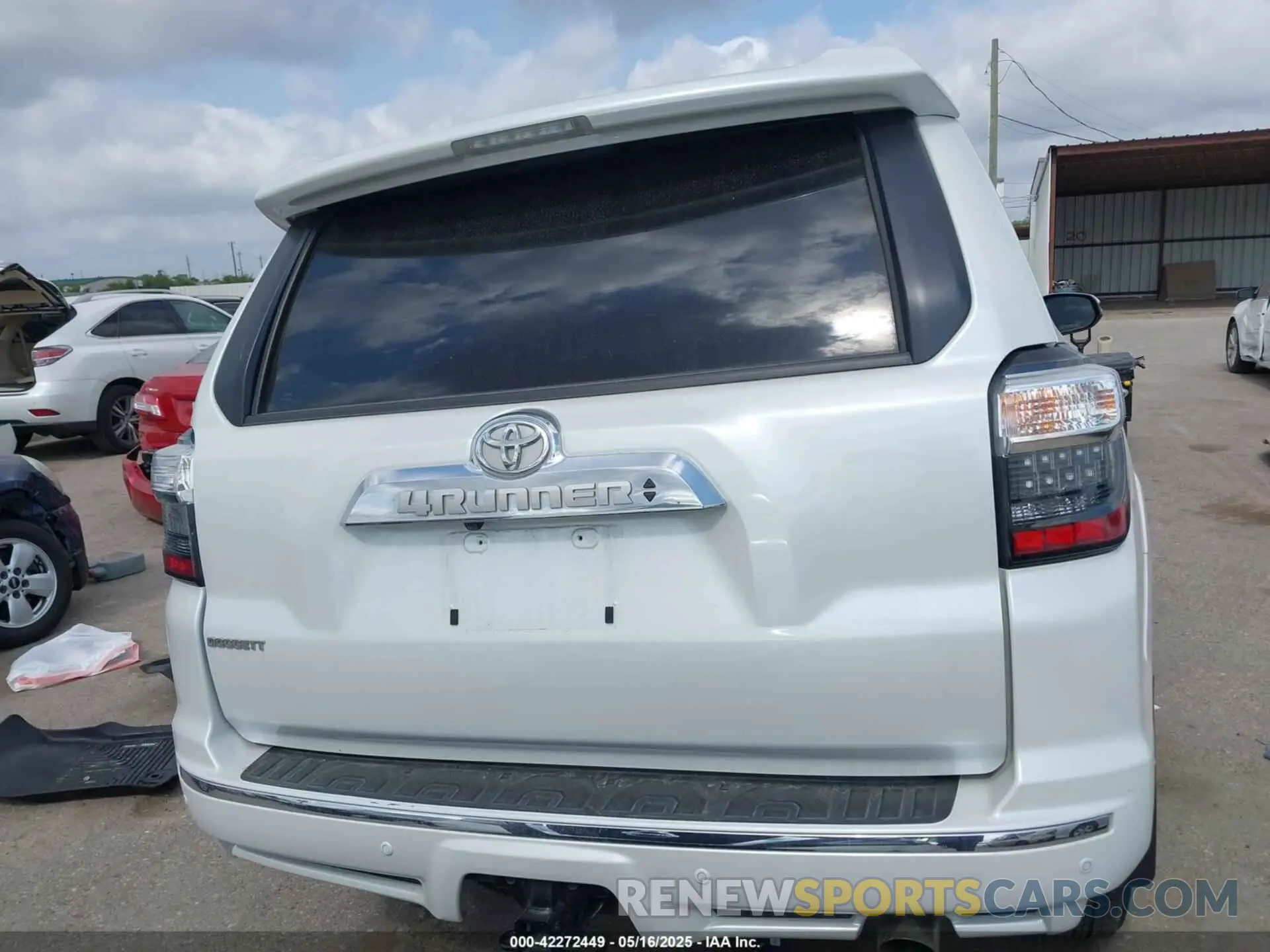 16 Photograph of a damaged car JTEKU5JR2R6303259 TOYOTA 4RUNNER 2024