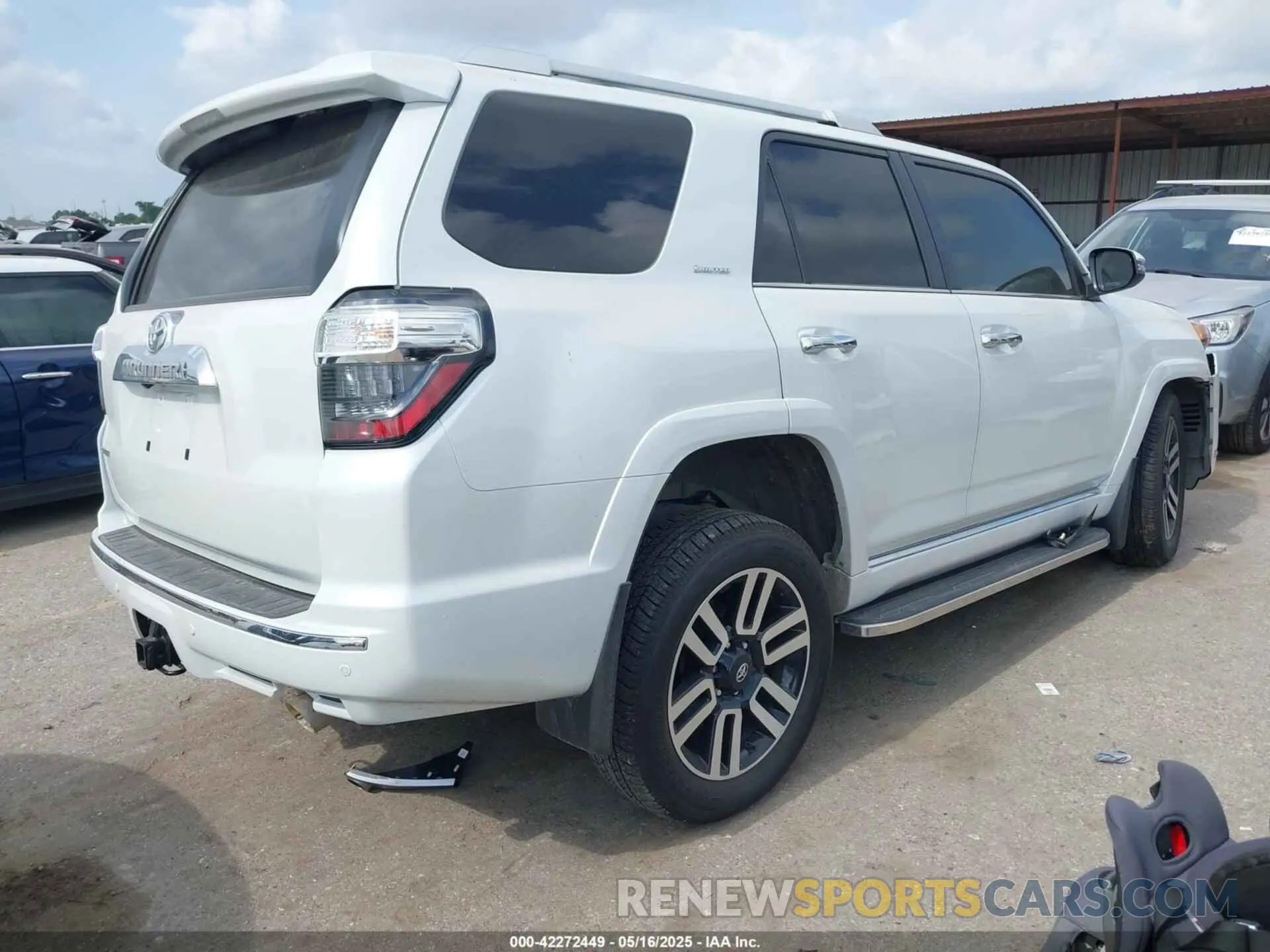 4 Photograph of a damaged car JTEKU5JR2R6303259 TOYOTA 4RUNNER 2024