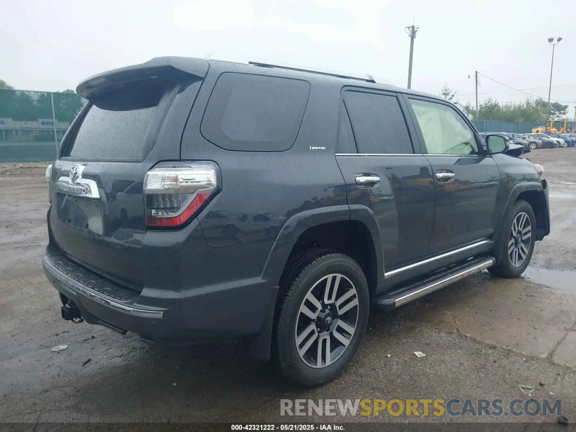 4 Photograph of a damaged car JTEKU5JR5R6280415 TOYOTA 4RUNNER 2024
