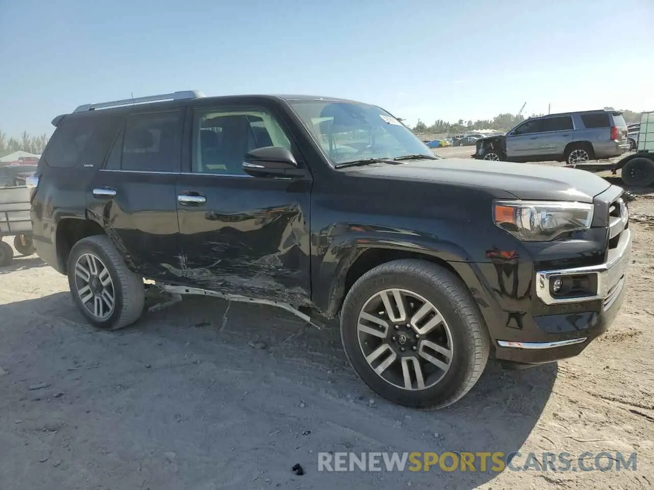 4 Photograph of a damaged car JTEKU5JR6R6253109 TOYOTA 4RUNNER 2024