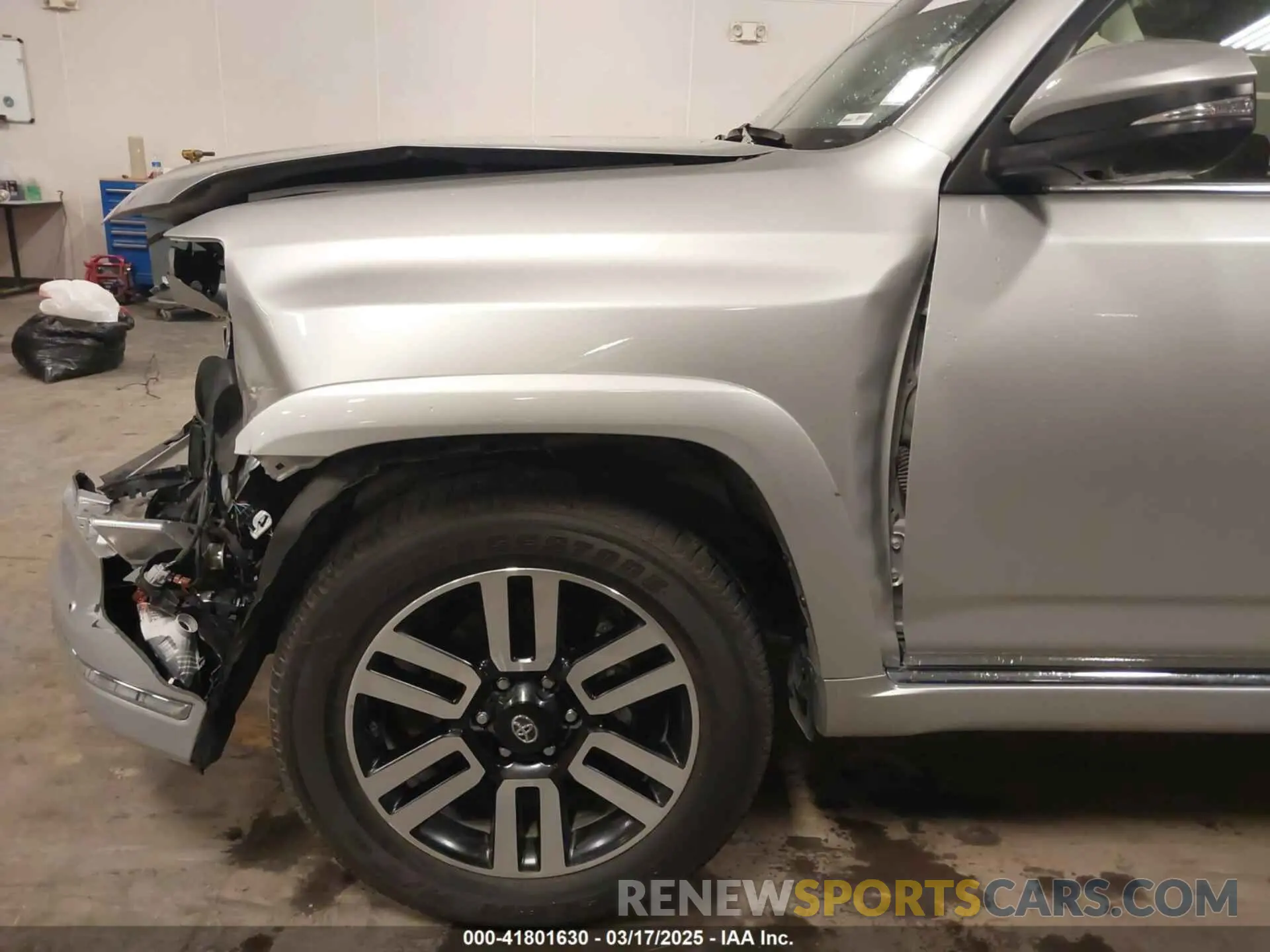 18 Photograph of a damaged car JTEKU5JR8R6238952 TOYOTA 4RUNNER 2024