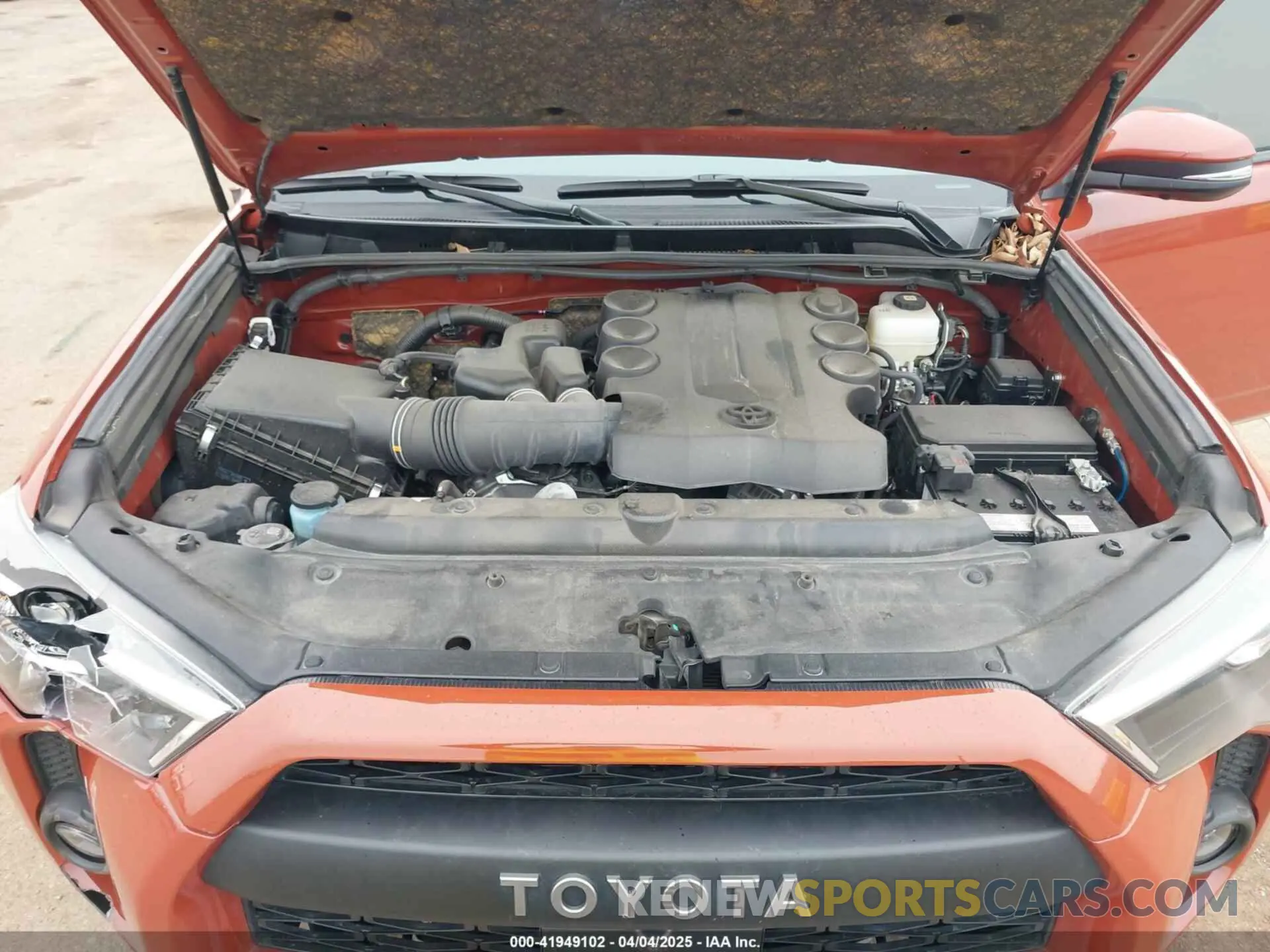 10 Photograph of a damaged car JTELU5JR4R6224048 TOYOTA 4RUNNER 2024