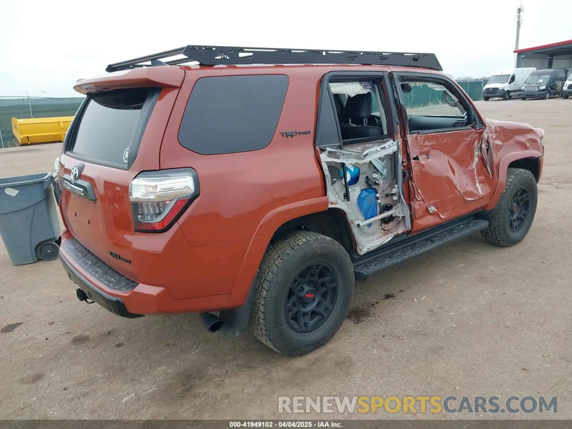 4 Photograph of a damaged car JTELU5JR4R6224048 TOYOTA 4RUNNER 2024