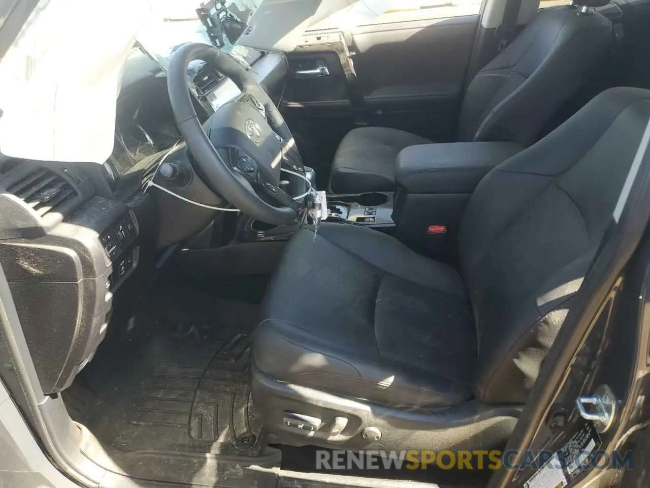 7 Photograph of a damaged car JTELU5JR4R6247250 TOYOTA 4RUNNER 2024