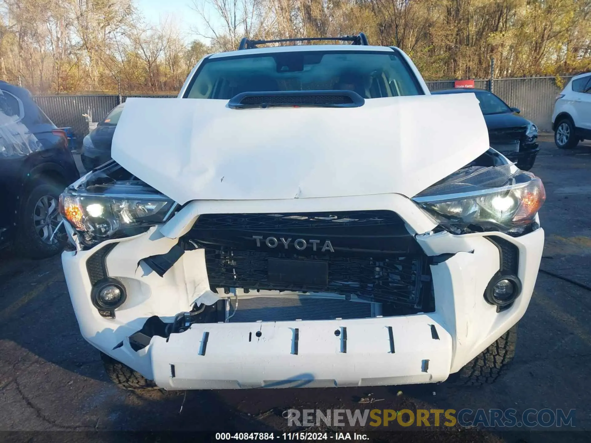 12 Photograph of a damaged car JTELU5JR7R6276290 TOYOTA 4RUNNER 2024