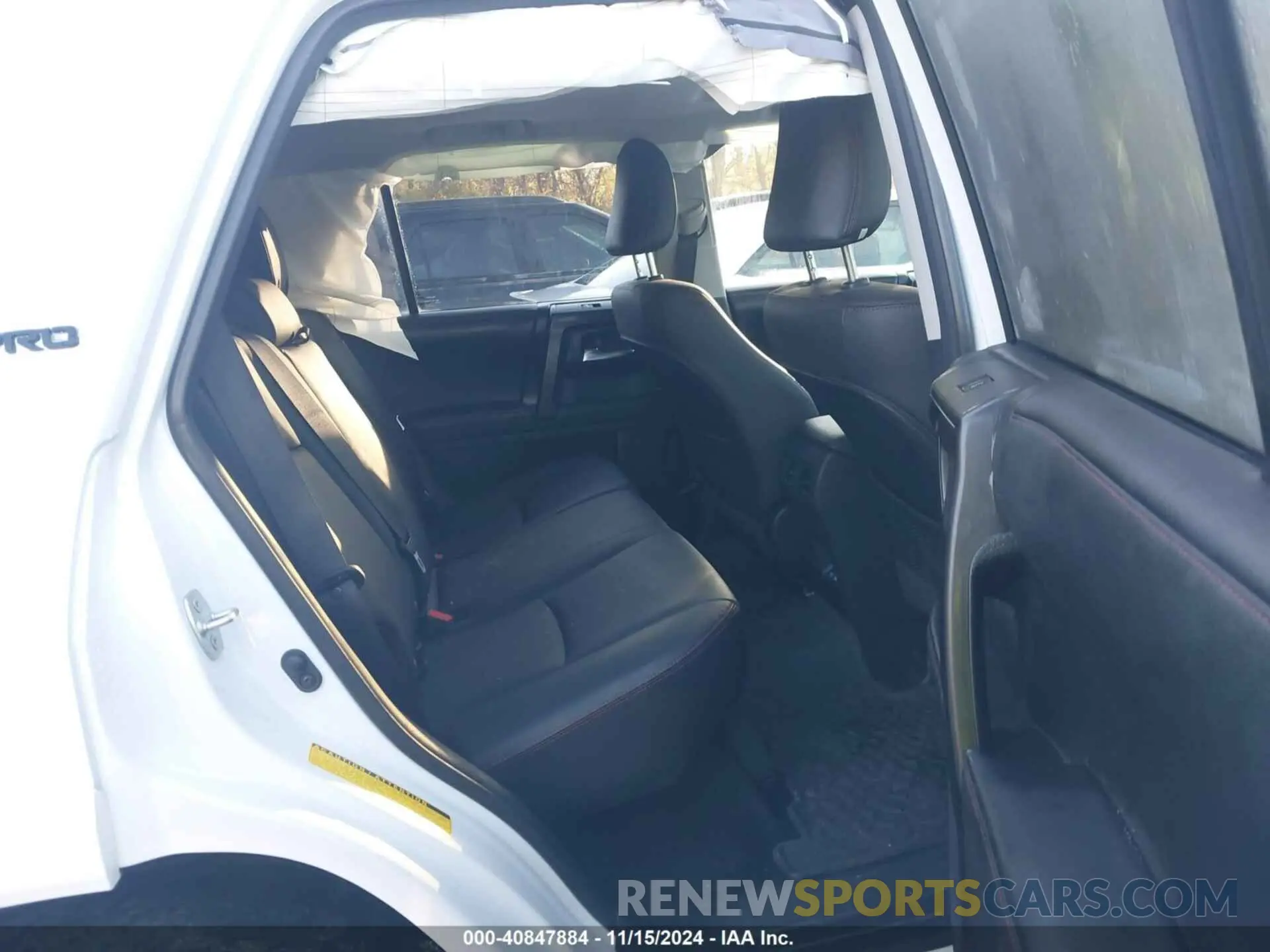 8 Photograph of a damaged car JTELU5JR7R6276290 TOYOTA 4RUNNER 2024