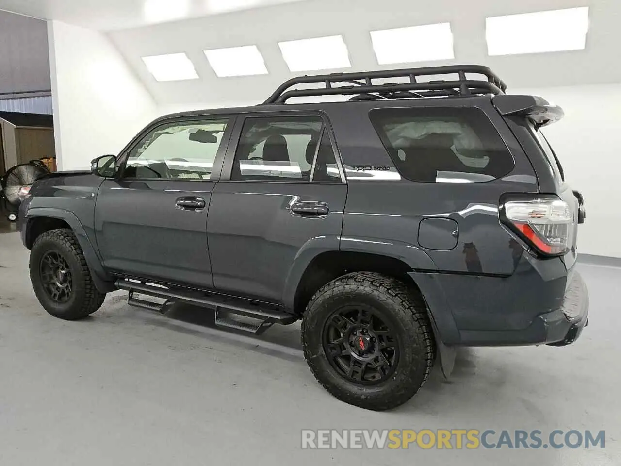 2 Photograph of a damaged car JTELU5JR8R6285922 TOYOTA 4RUNNER 2024