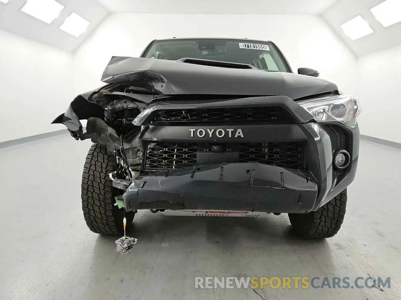 5 Photograph of a damaged car JTELU5JR8R6285922 TOYOTA 4RUNNER 2024