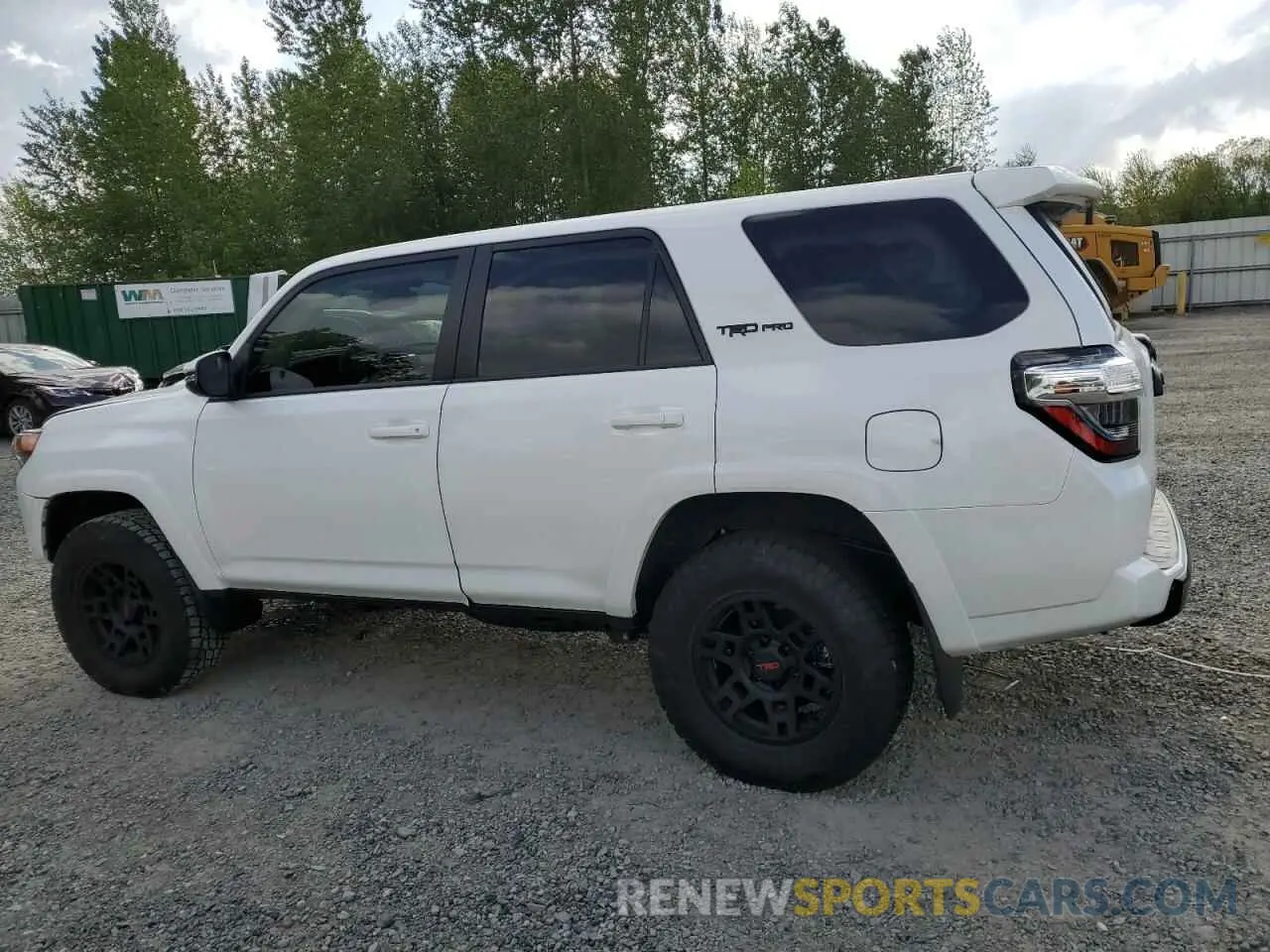 2 Photograph of a damaged car JTELU5JR9R6303909 TOYOTA 4RUNNER 2024