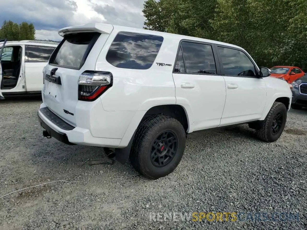 3 Photograph of a damaged car JTELU5JR9R6303909 TOYOTA 4RUNNER 2024