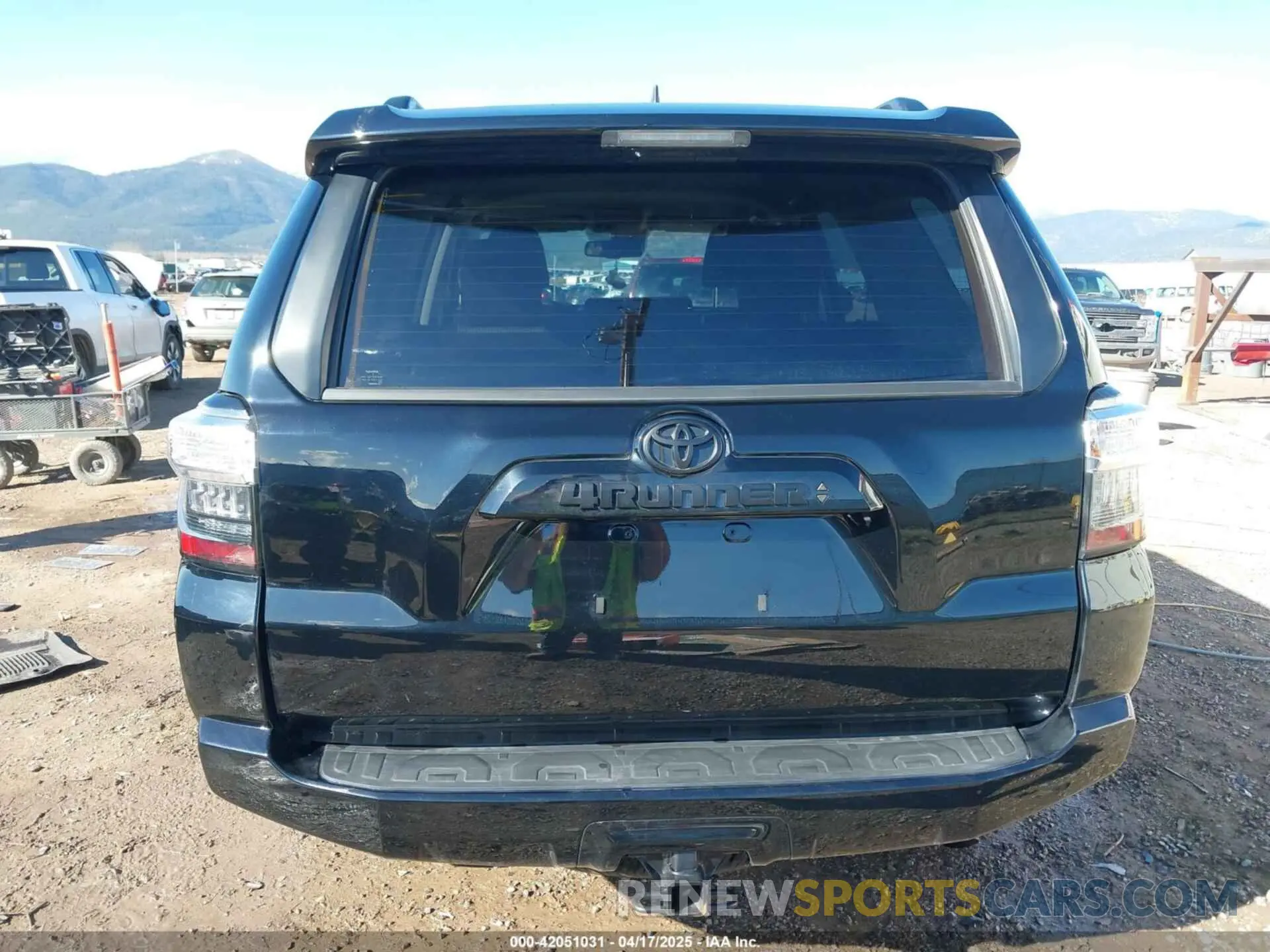 17 Photograph of a damaged car JTEMU5JR1R6299617 TOYOTA 4RUNNER 2024