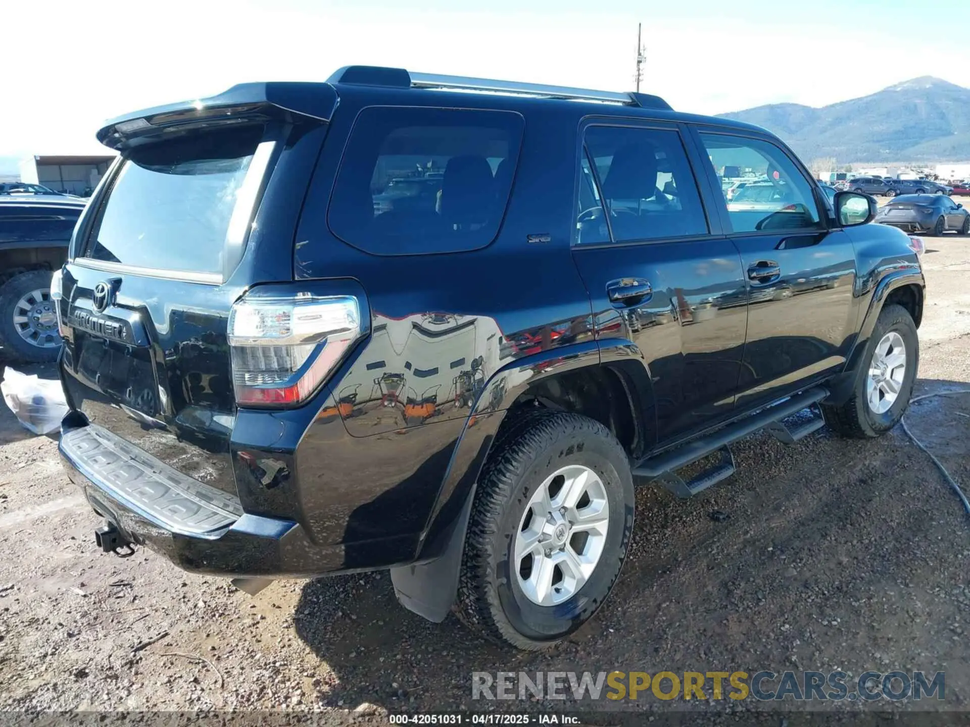 4 Photograph of a damaged car JTEMU5JR1R6299617 TOYOTA 4RUNNER 2024