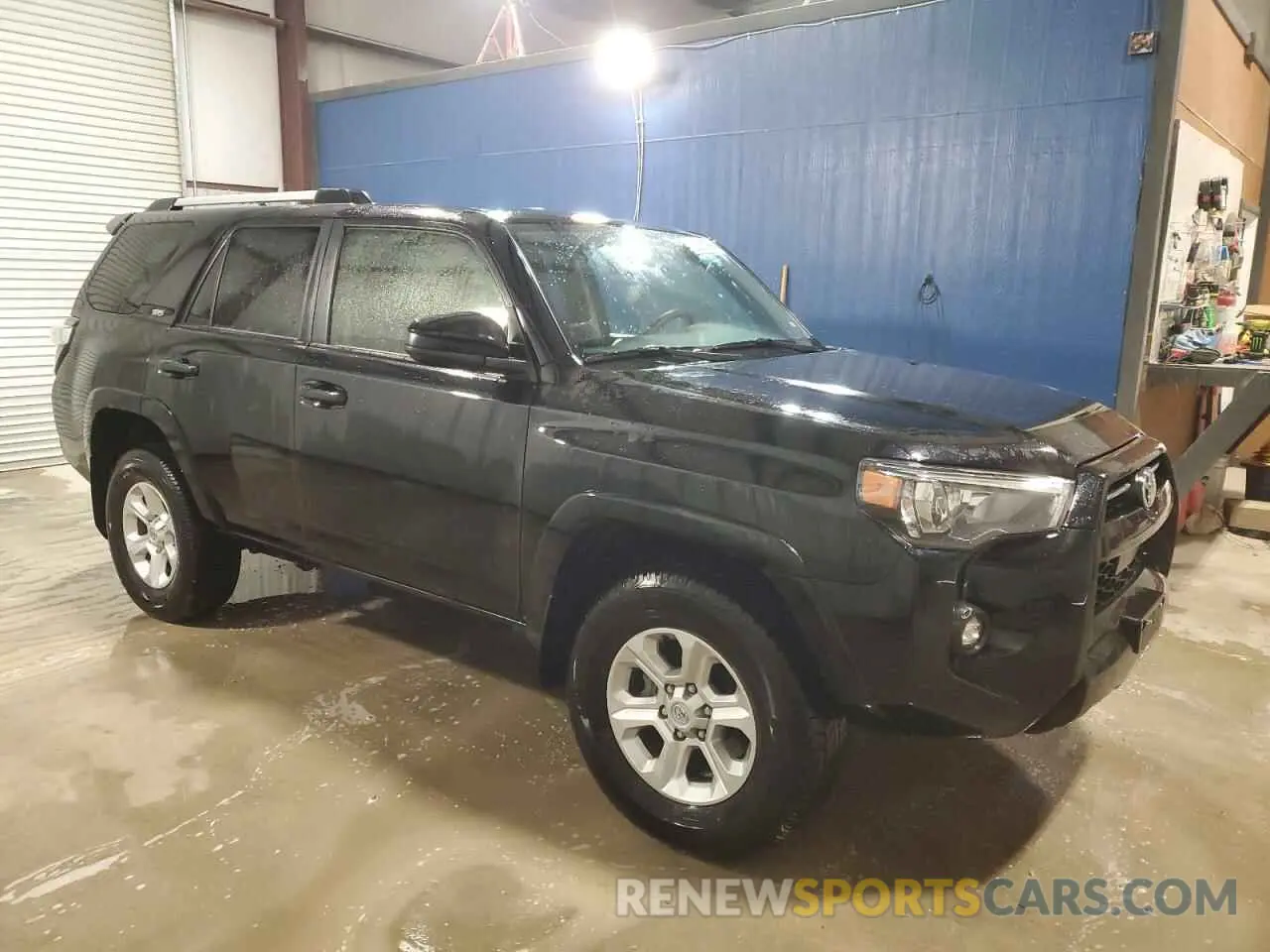 4 Photograph of a damaged car JTEMU5JR2R6220701 TOYOTA 4RUNNER 2024