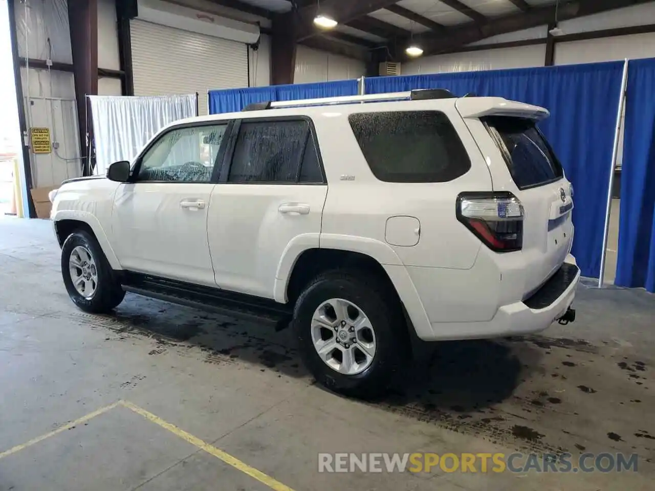 2 Photograph of a damaged car JTEMU5JR3R6258406 TOYOTA 4RUNNER 2024