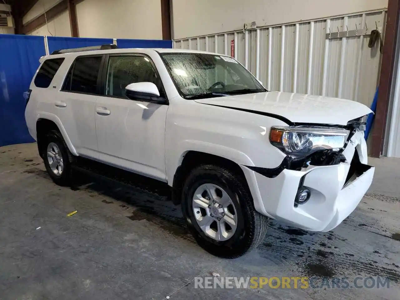 4 Photograph of a damaged car JTEMU5JR3R6258406 TOYOTA 4RUNNER 2024