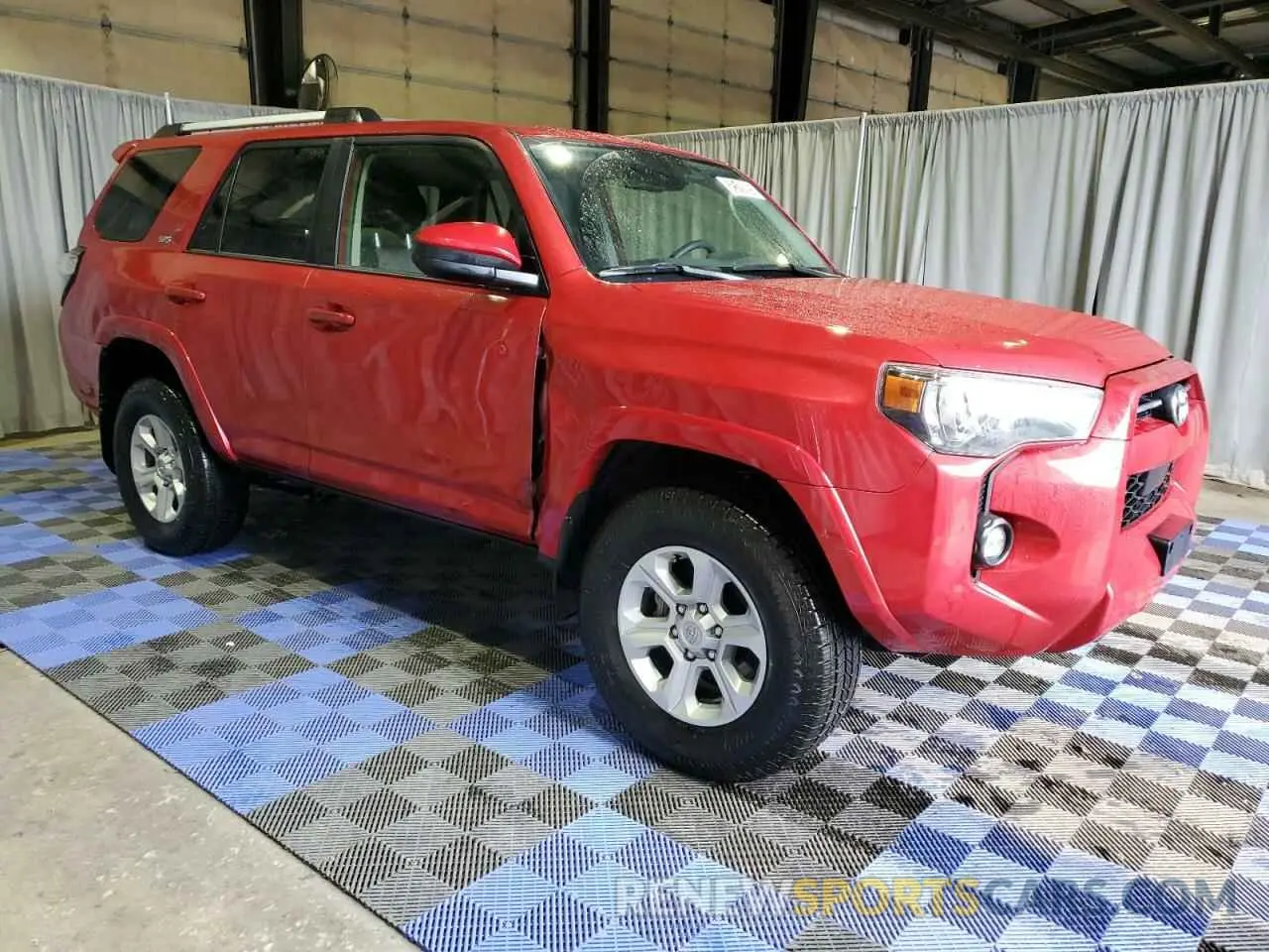 4 Photograph of a damaged car JTEMU5JR6R6282330 TOYOTA 4RUNNER 2024