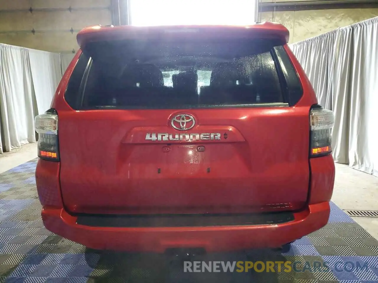 6 Photograph of a damaged car JTEMU5JR6R6282330 TOYOTA 4RUNNER 2024