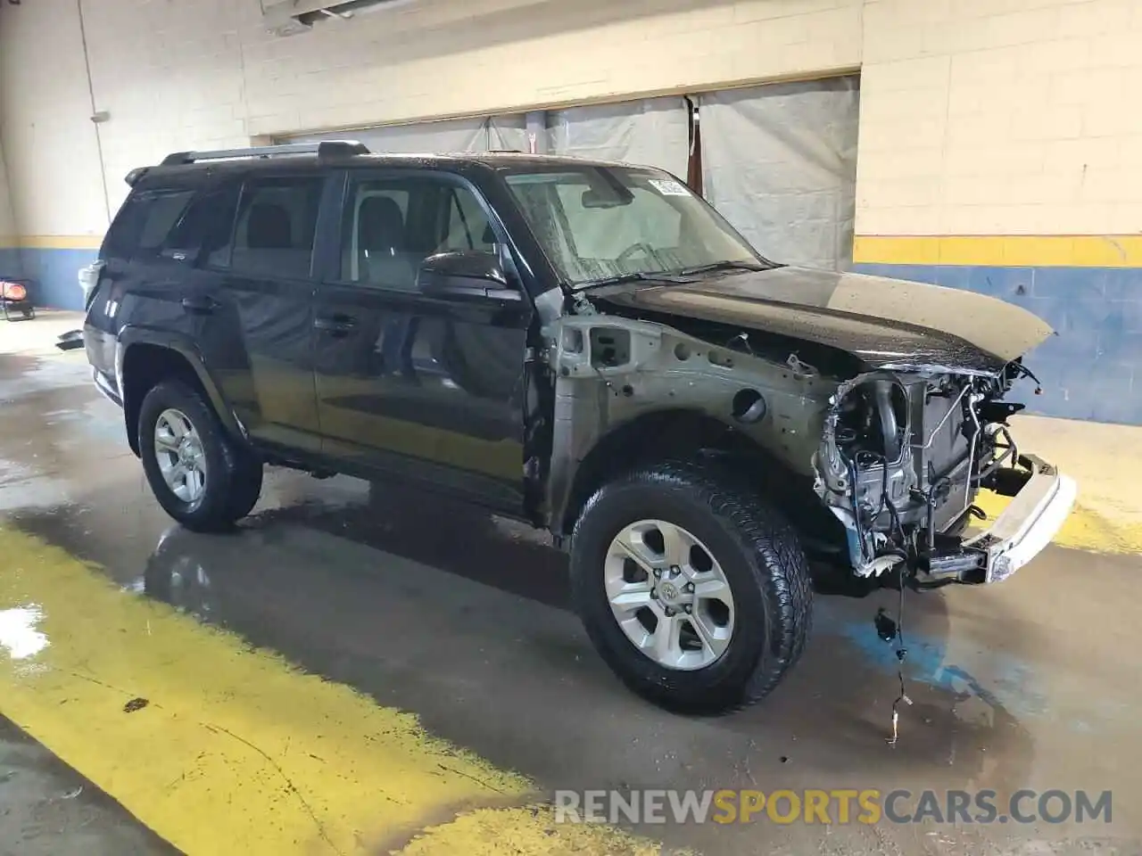 4 Photograph of a damaged car JTEMU5JR8R6284600 TOYOTA 4RUNNER 2024