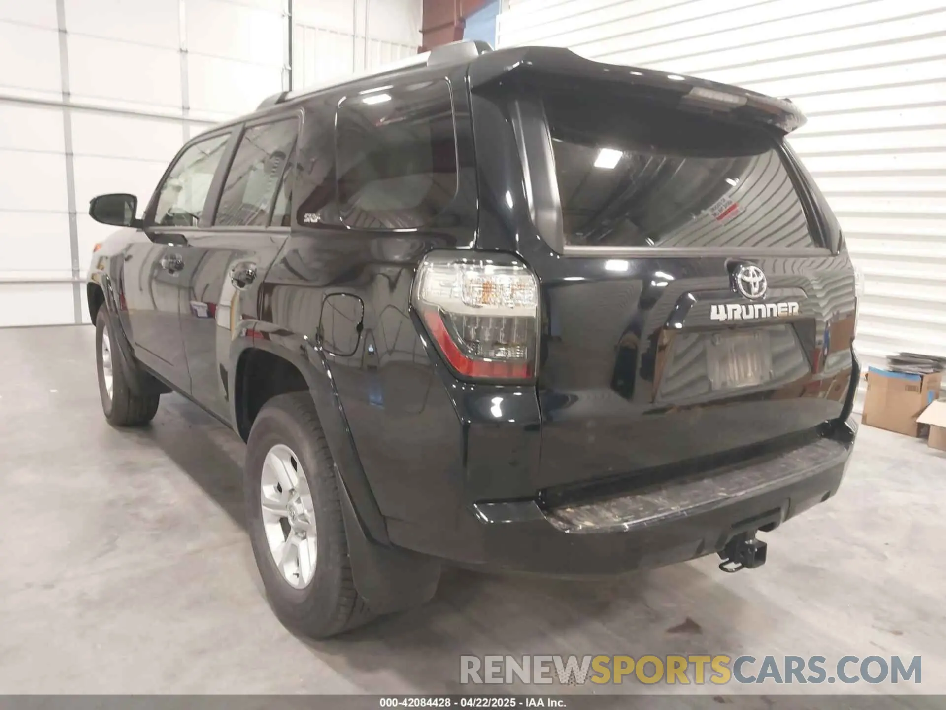 3 Photograph of a damaged car JTEMU5JR9R6253100 TOYOTA 4RUNNER 2024