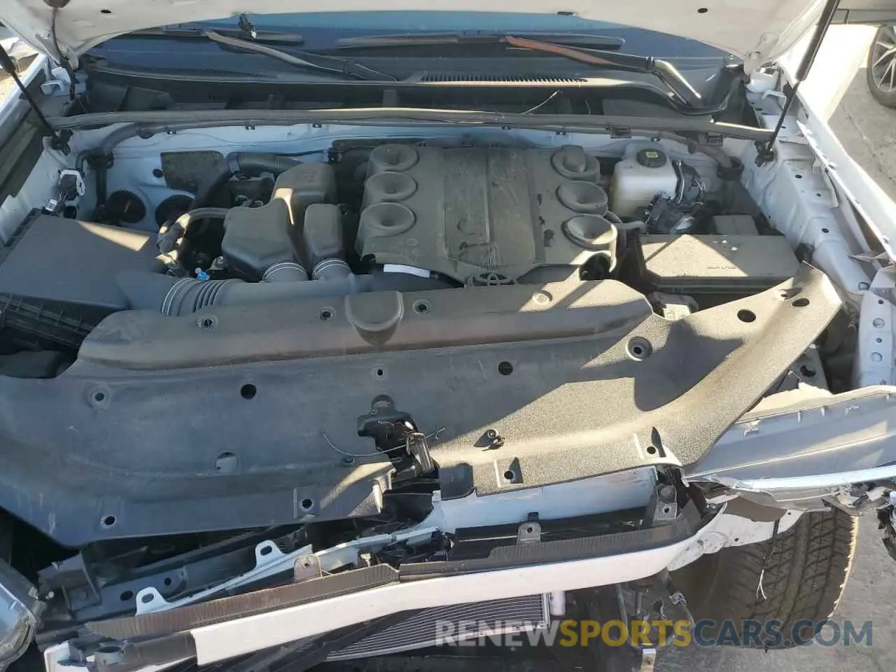 12 Photograph of a damaged car JTENU5JR2R6291580 TOYOTA 4RUNNER 2024