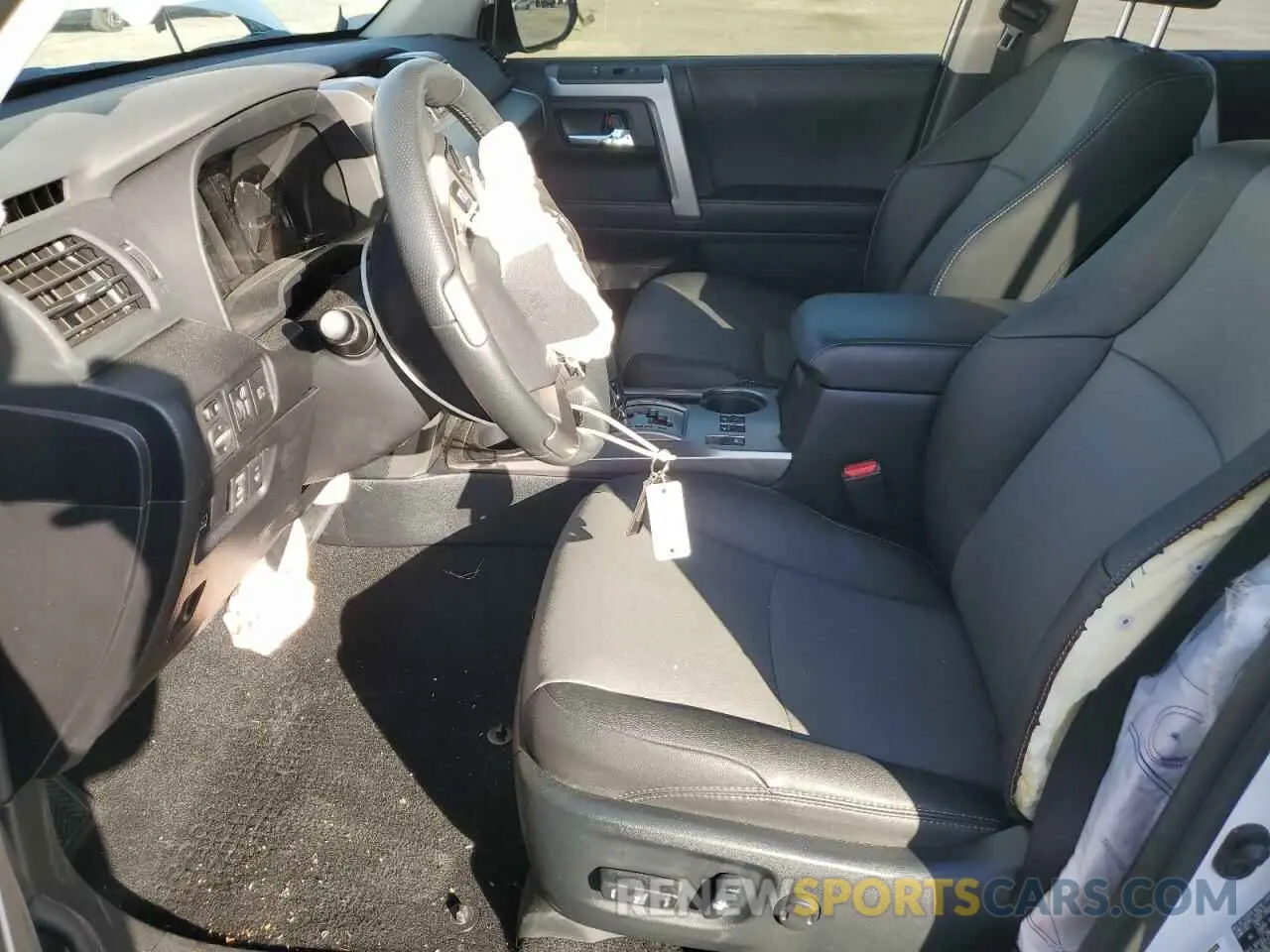 7 Photograph of a damaged car JTENU5JR2R6291580 TOYOTA 4RUNNER 2024