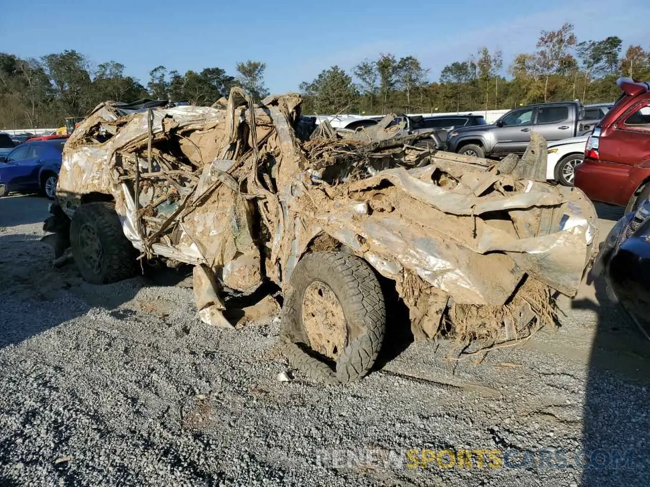 4 Photograph of a damaged car JTENU5JR3R6255669 TOYOTA 4RUNNER 2024
