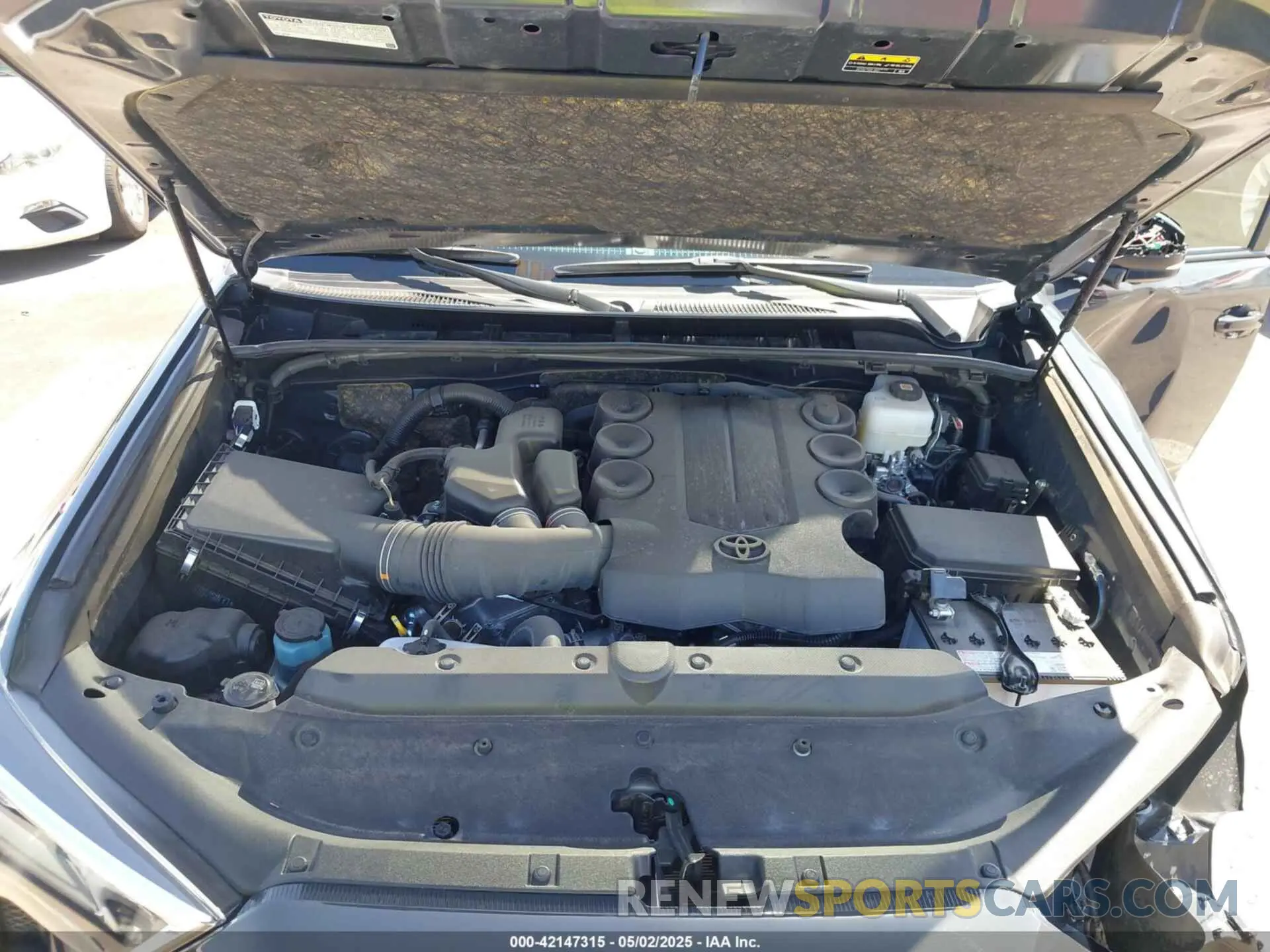10 Photograph of a damaged car JTENU5JR3R6299316 TOYOTA 4RUNNER 2024