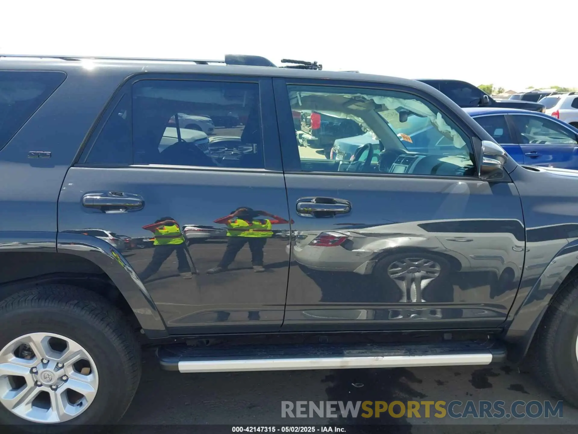 14 Photograph of a damaged car JTENU5JR3R6299316 TOYOTA 4RUNNER 2024