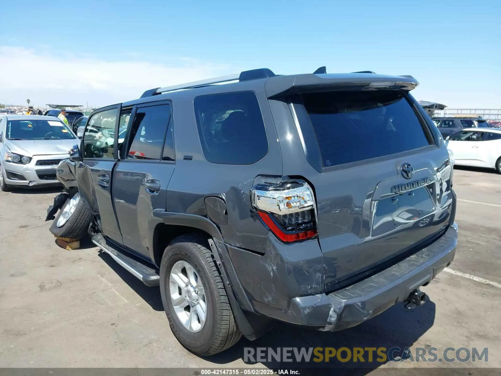 3 Photograph of a damaged car JTENU5JR3R6299316 TOYOTA 4RUNNER 2024