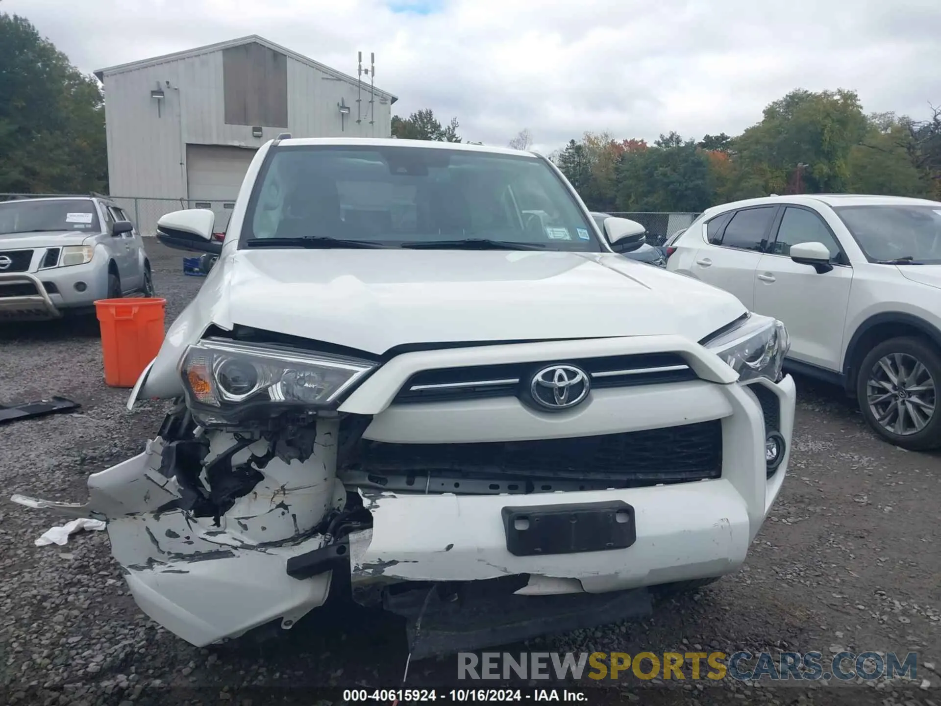 12 Photograph of a damaged car JTENU5JR5R6218655 TOYOTA 4RUNNER 2024
