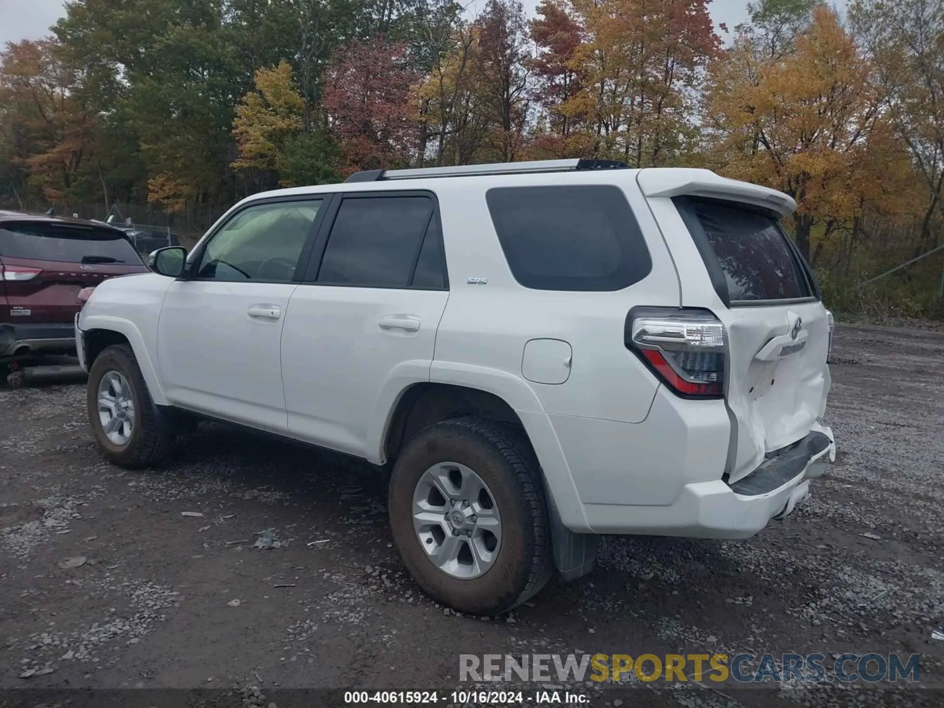 14 Photograph of a damaged car JTENU5JR5R6218655 TOYOTA 4RUNNER 2024