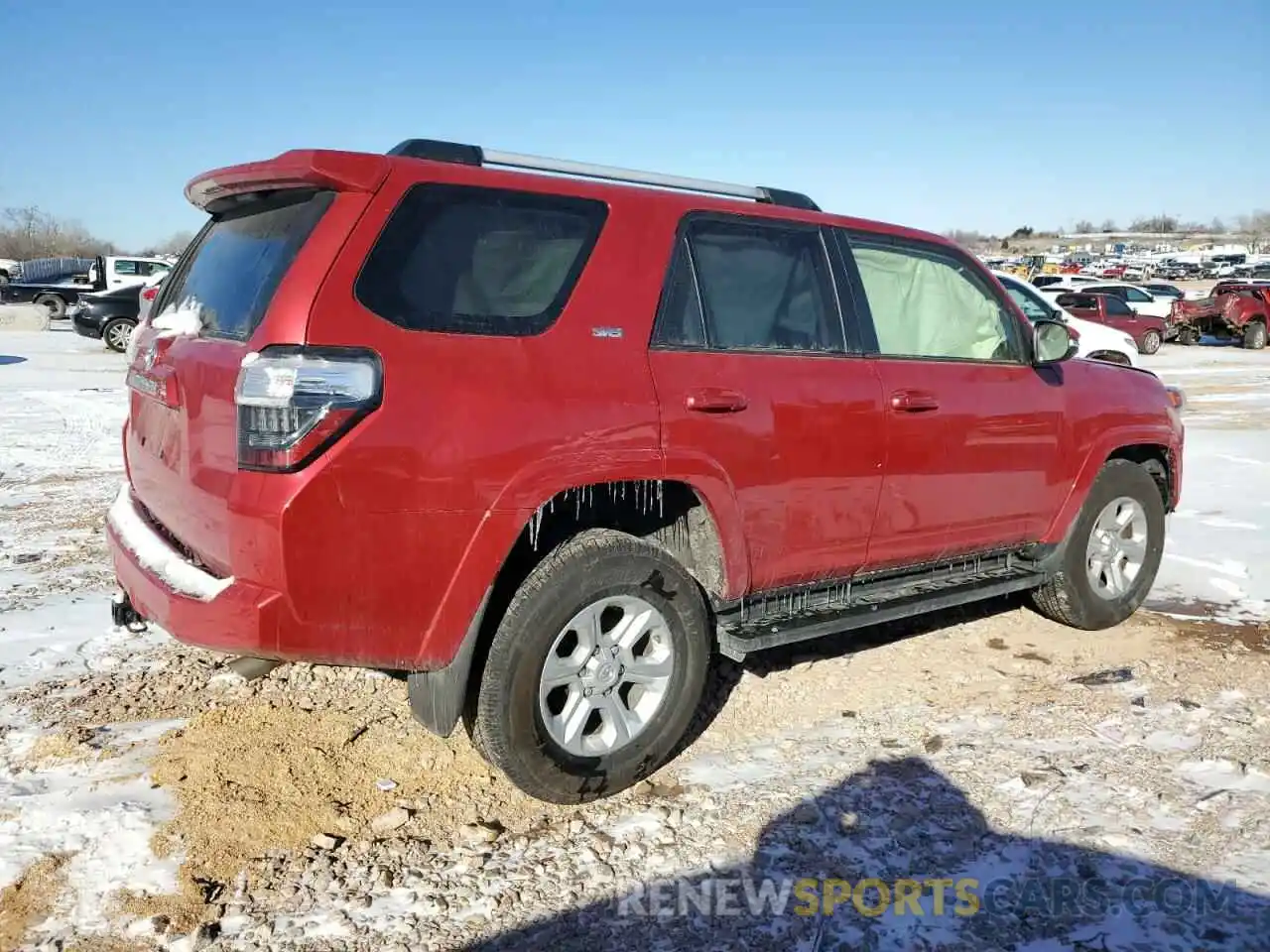 3 Photograph of a damaged car JTENU5JR5R6286082 TOYOTA 4RUNNER 2024