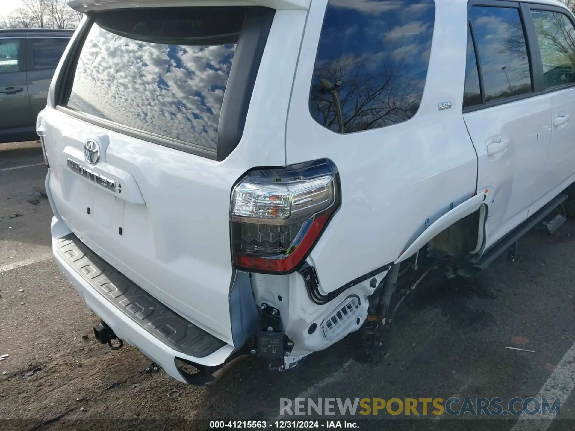 6 Photograph of a damaged car JTENU5JR6R6278704 TOYOTA 4RUNNER 2024
