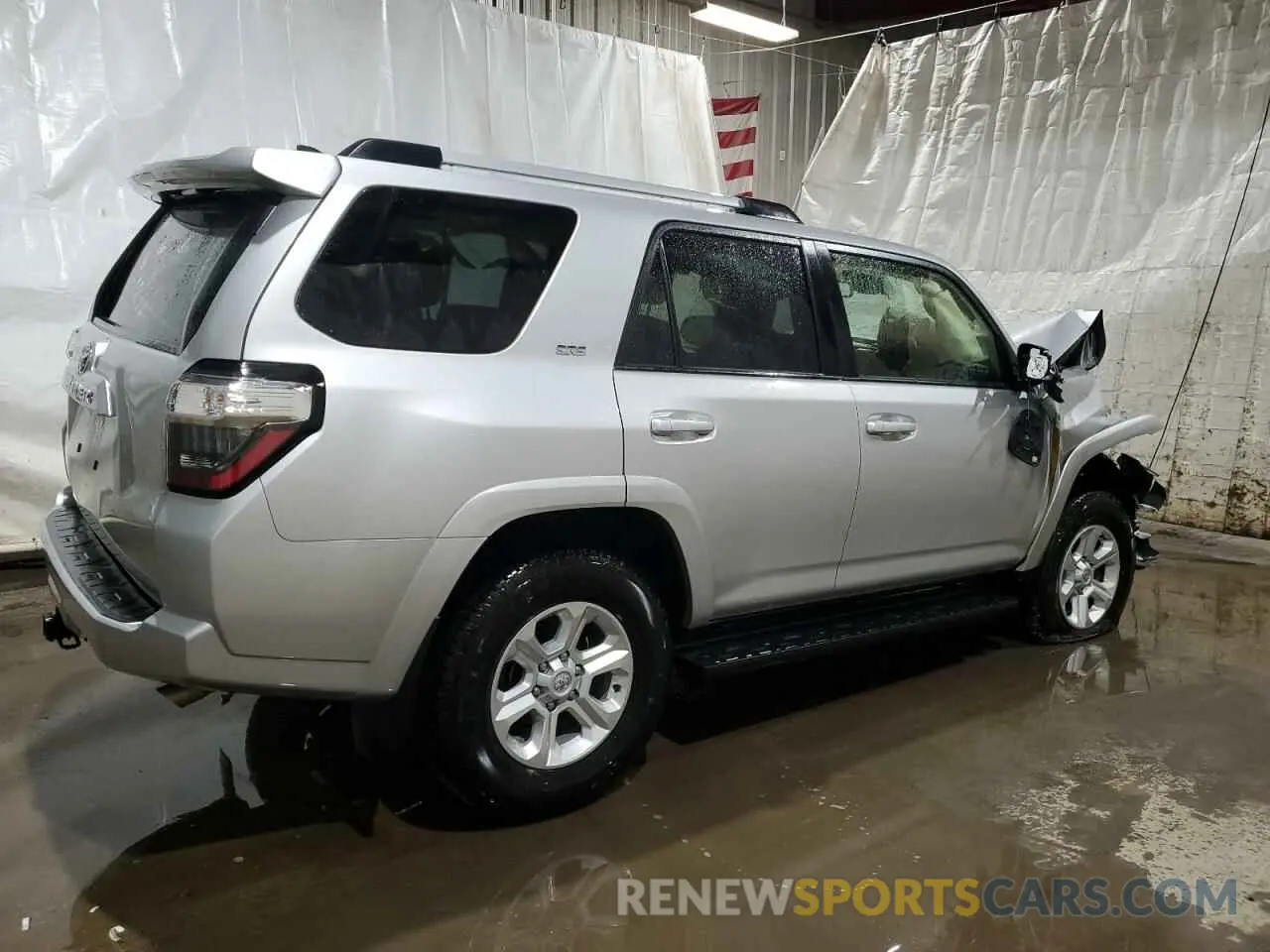 3 Photograph of a damaged car JTENU5JR6R6285622 TOYOTA 4RUNNER 2024