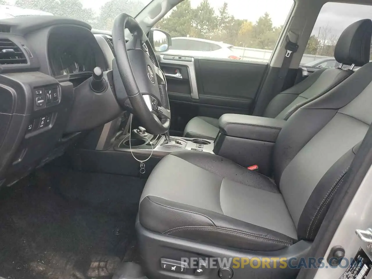 7 Photograph of a damaged car JTENU5JR7R6223176 TOYOTA 4RUNNER 2024