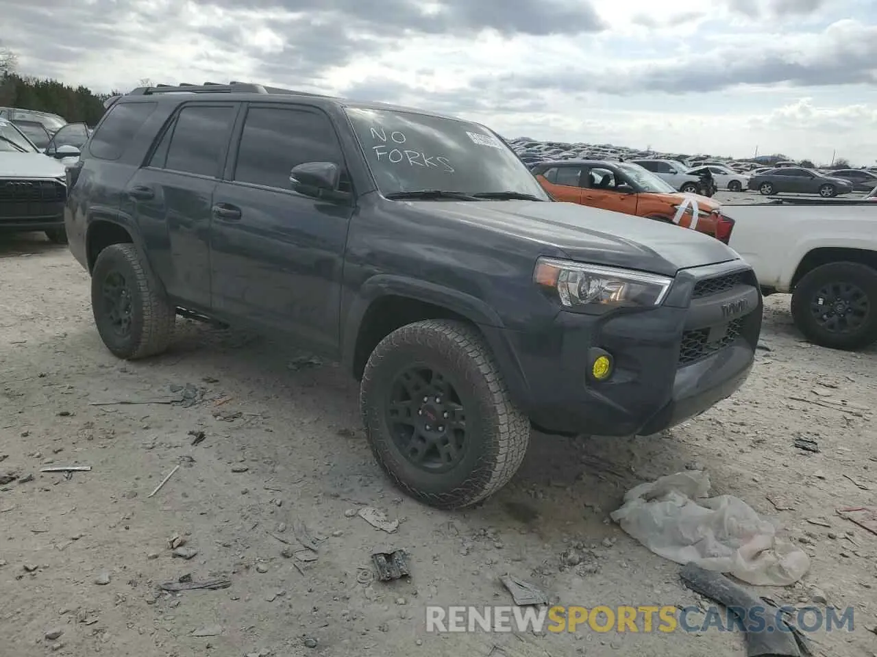 4 Photograph of a damaged car JTENU5JR7R6234162 TOYOTA 4RUNNER 2024