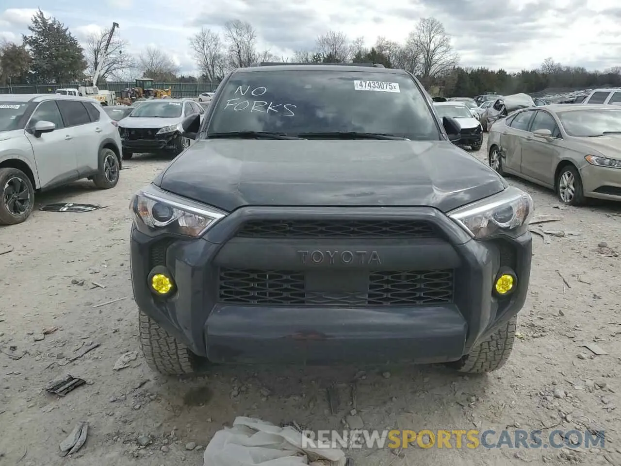 5 Photograph of a damaged car JTENU5JR7R6234162 TOYOTA 4RUNNER 2024