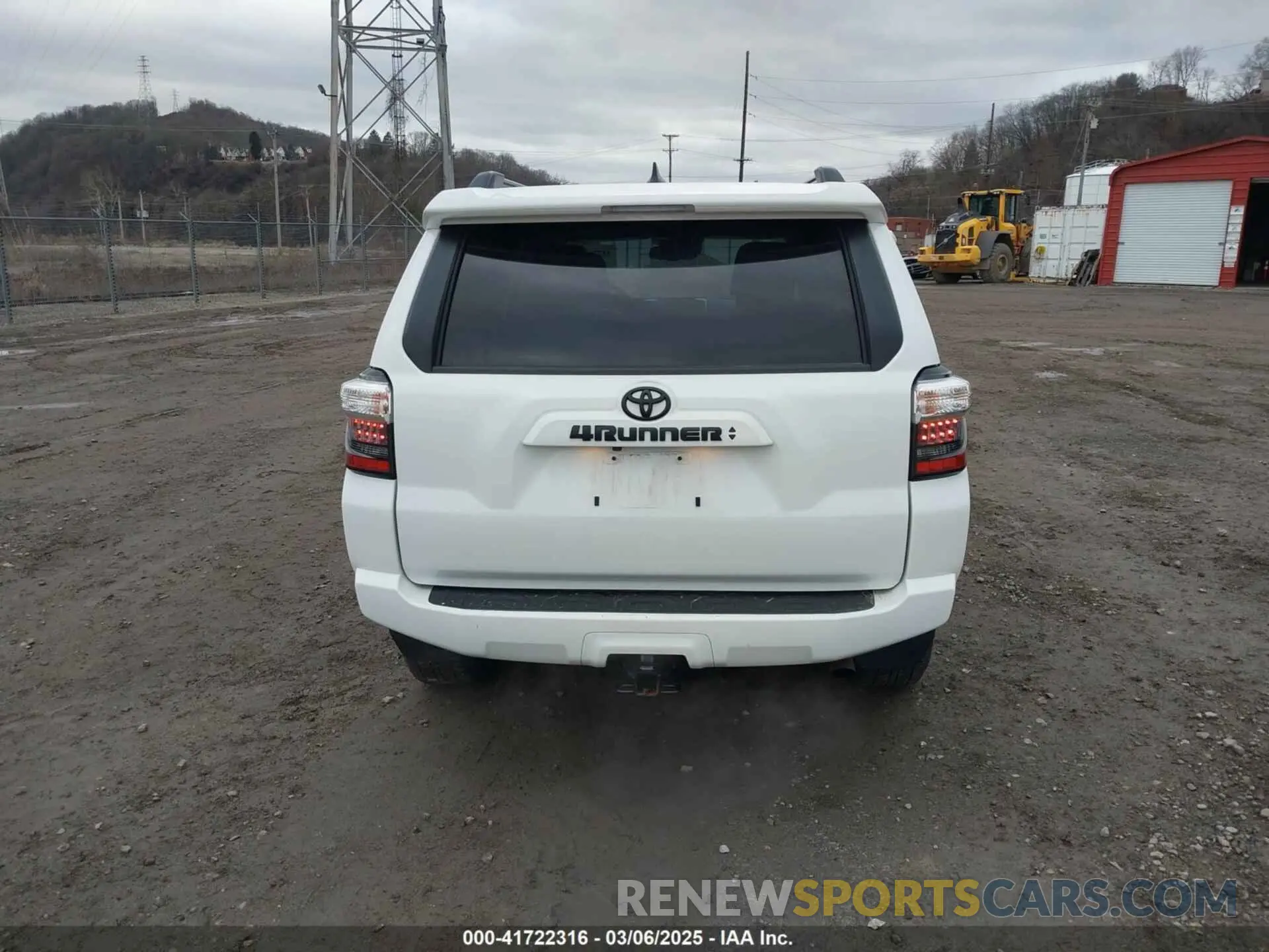 16 Photograph of a damaged car JTENU5JR7R6259742 TOYOTA 4RUNNER 2024