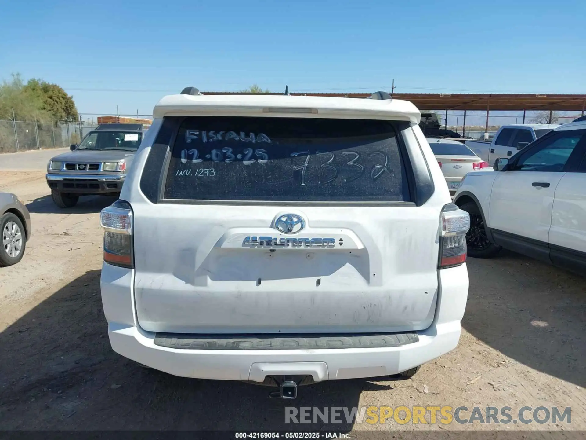 15 Photograph of a damaged car JTENU5JR8R6285394 TOYOTA 4RUNNER 2024