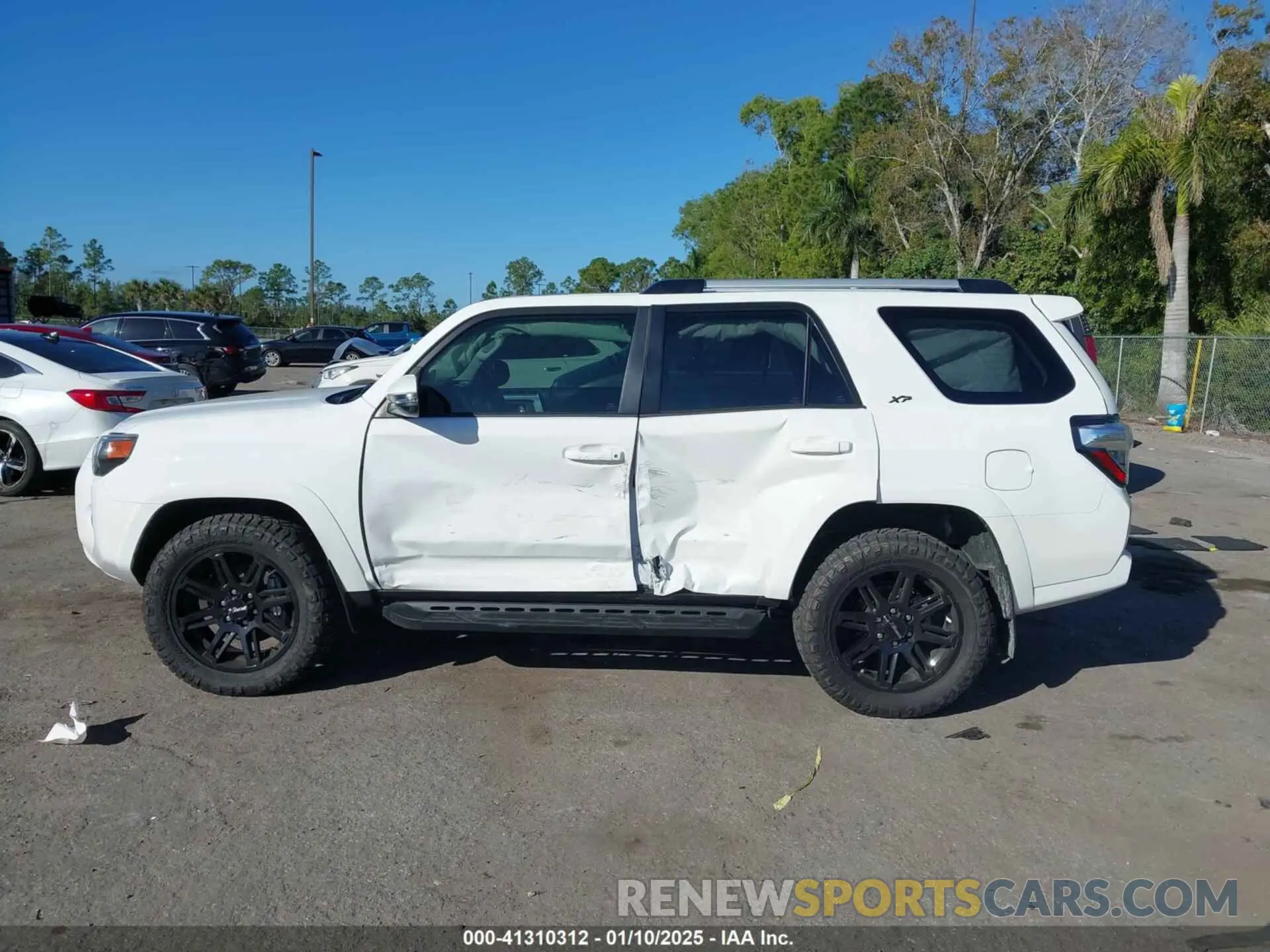 15 Photograph of a damaged car JTENU5JR9R6264747 TOYOTA 4RUNNER 2024