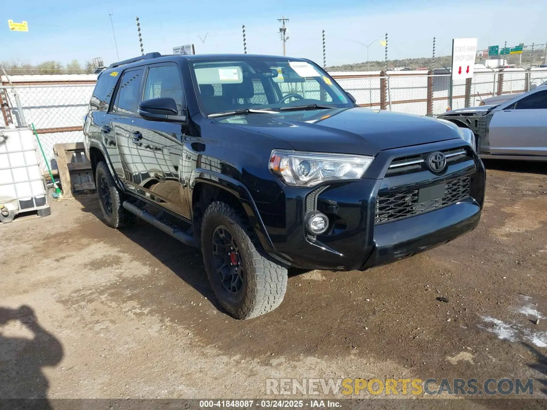 1 Photograph of a damaged car JTENU5JR9R6278437 TOYOTA 4RUNNER 2024