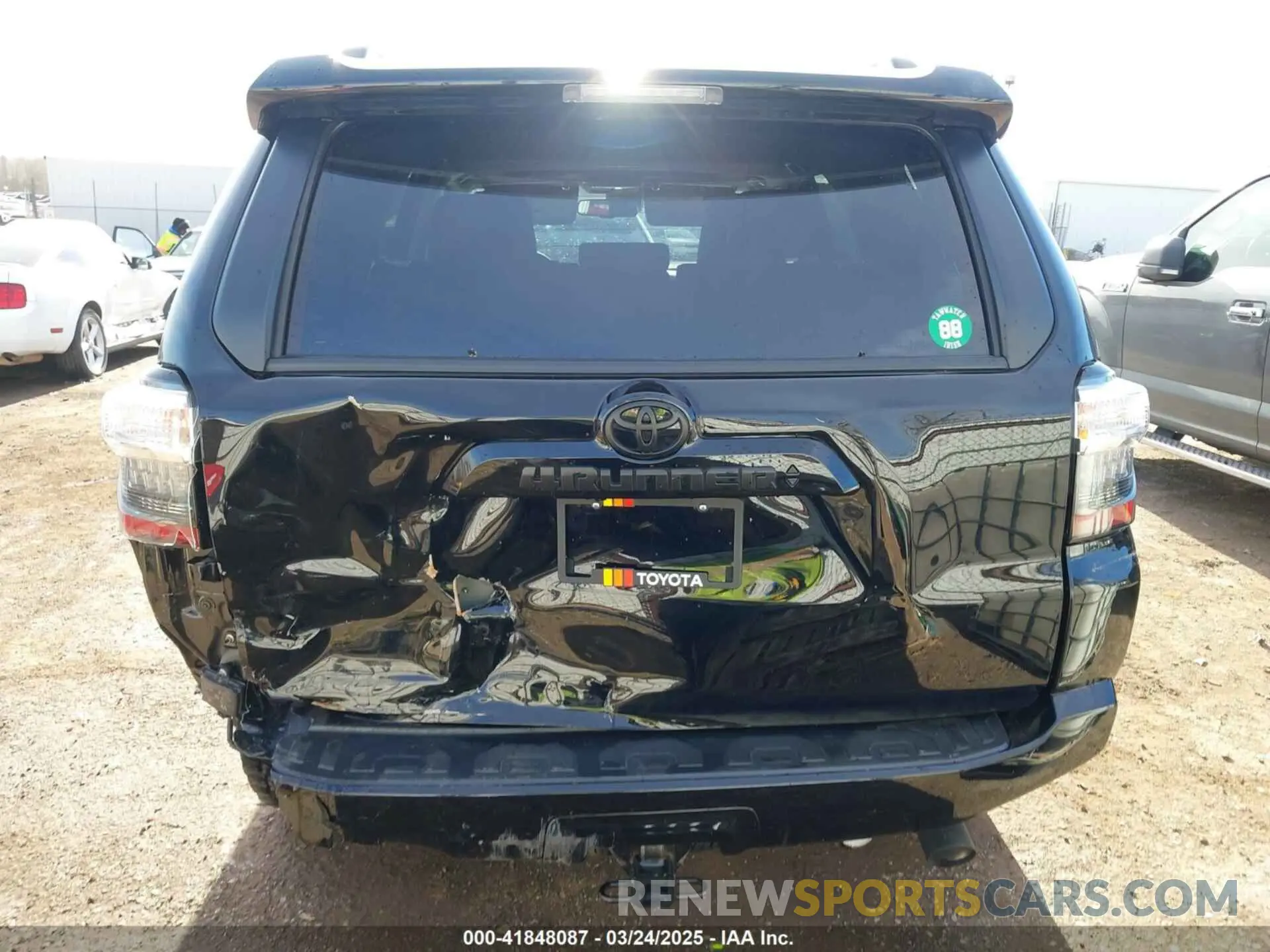 16 Photograph of a damaged car JTENU5JR9R6278437 TOYOTA 4RUNNER 2024
