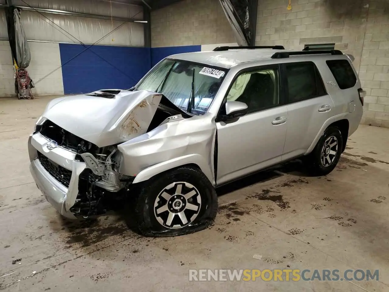 1 Photograph of a damaged car JTEPU5JR1R6220959 TOYOTA 4RUNNER 2024